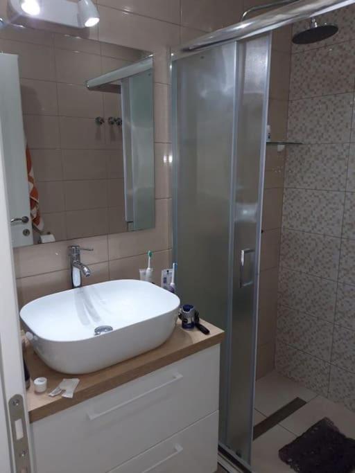 Renovated Apartment With Garden And Parking Space Peraía Exteriör bild