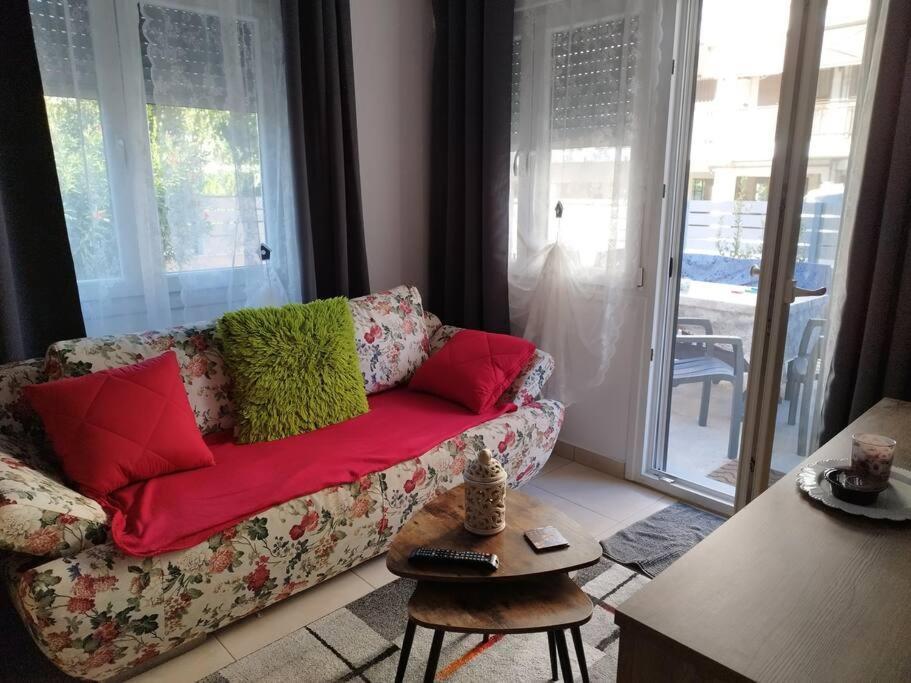 Renovated Apartment With Garden And Parking Space Peraía Exteriör bild