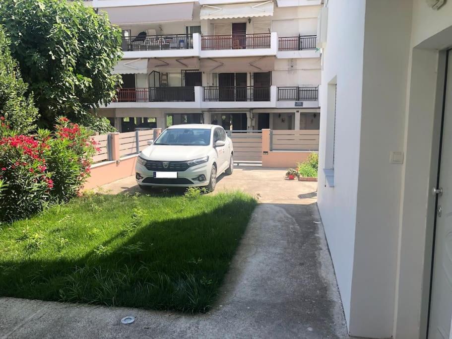 Renovated Apartment With Garden And Parking Space Peraía Exteriör bild