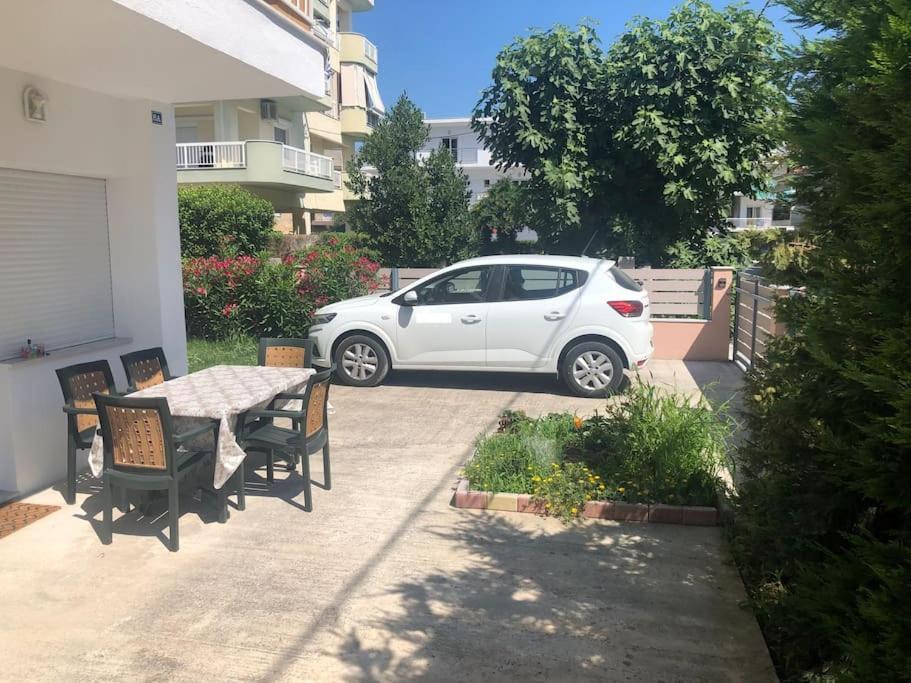 Renovated Apartment With Garden And Parking Space Peraía Exteriör bild